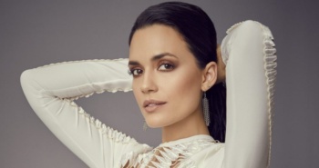 Torrey DeVitto OnRCRD by Mario Barberio, styled by Madison Dixon
Photographer: Mario Barberio
Makeup: Melissa Hernandez
Hair: Lucy Gedjeyan
Wardrobe Stylist: Madison Dixon
Publicist: Status PR
All Wardrobe provided by: Harper’s PR
White Dress: Derma
Long Earrings: Cecilia’s STEEL